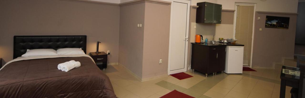 Hotel Ambasador Bitola Bagian luar foto