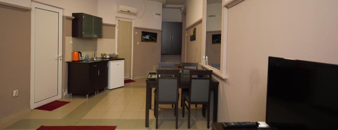 Hotel Ambasador Bitola Bagian luar foto