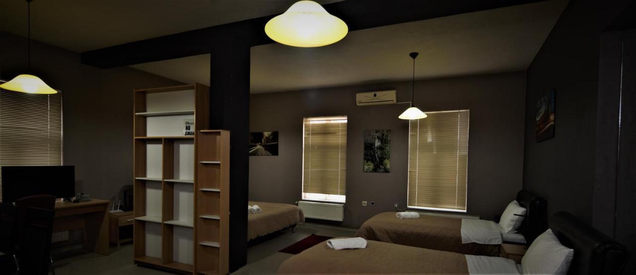 Hotel Ambasador Bitola Bagian luar foto