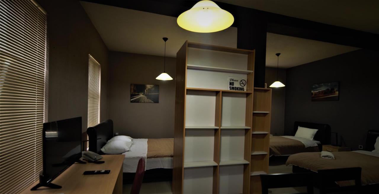 Hotel Ambasador Bitola Bagian luar foto