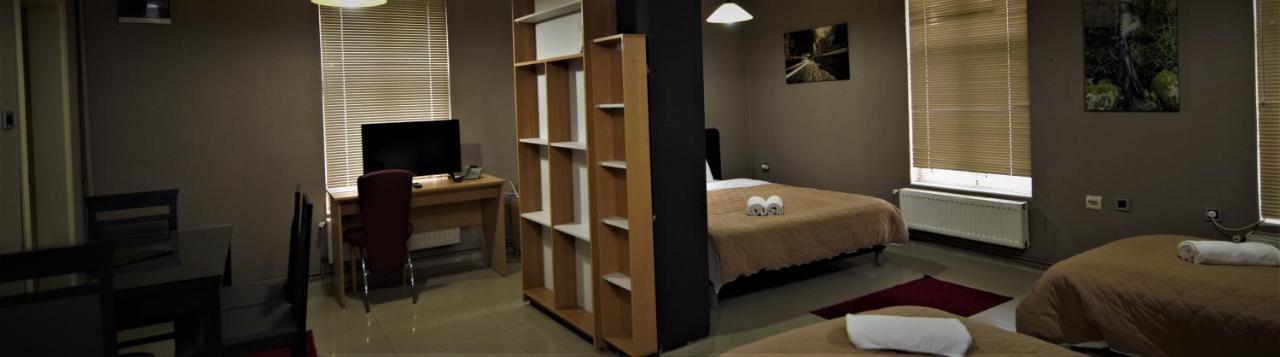 Hotel Ambasador Bitola Bagian luar foto