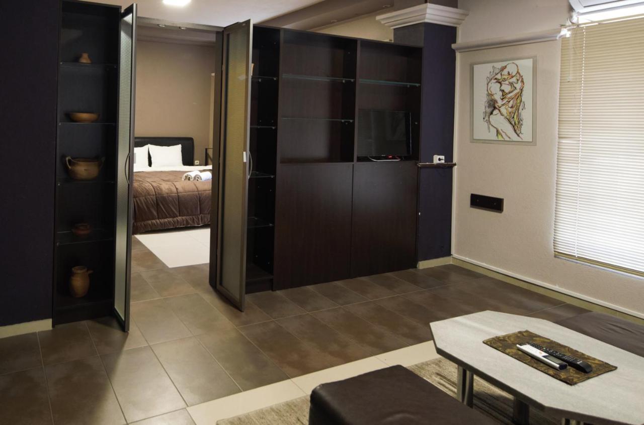 Hotel Ambasador Bitola Bagian luar foto