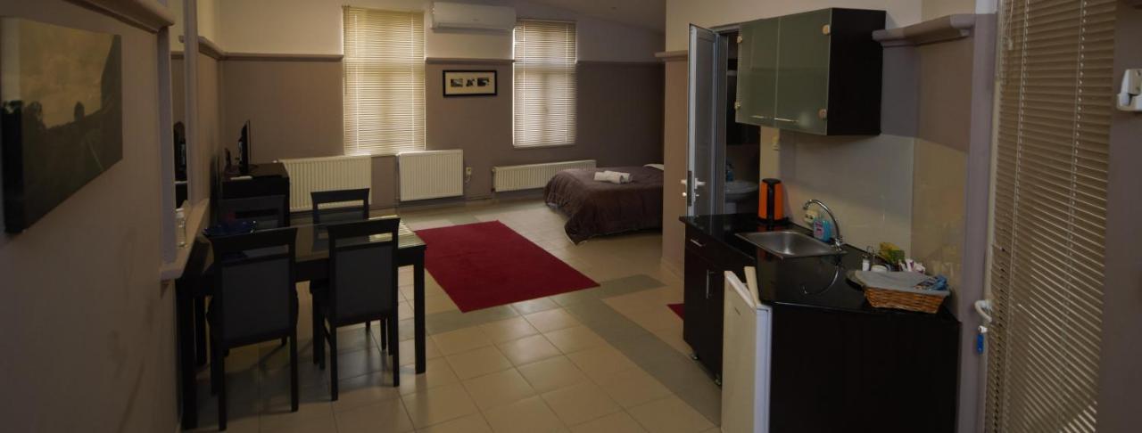 Hotel Ambasador Bitola Bagian luar foto