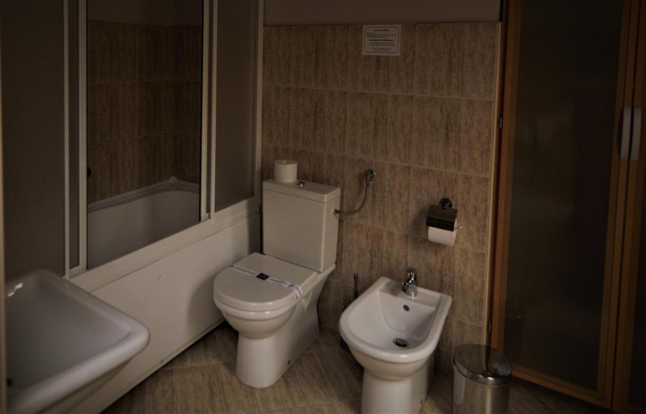 Hotel Ambasador Bitola Bagian luar foto